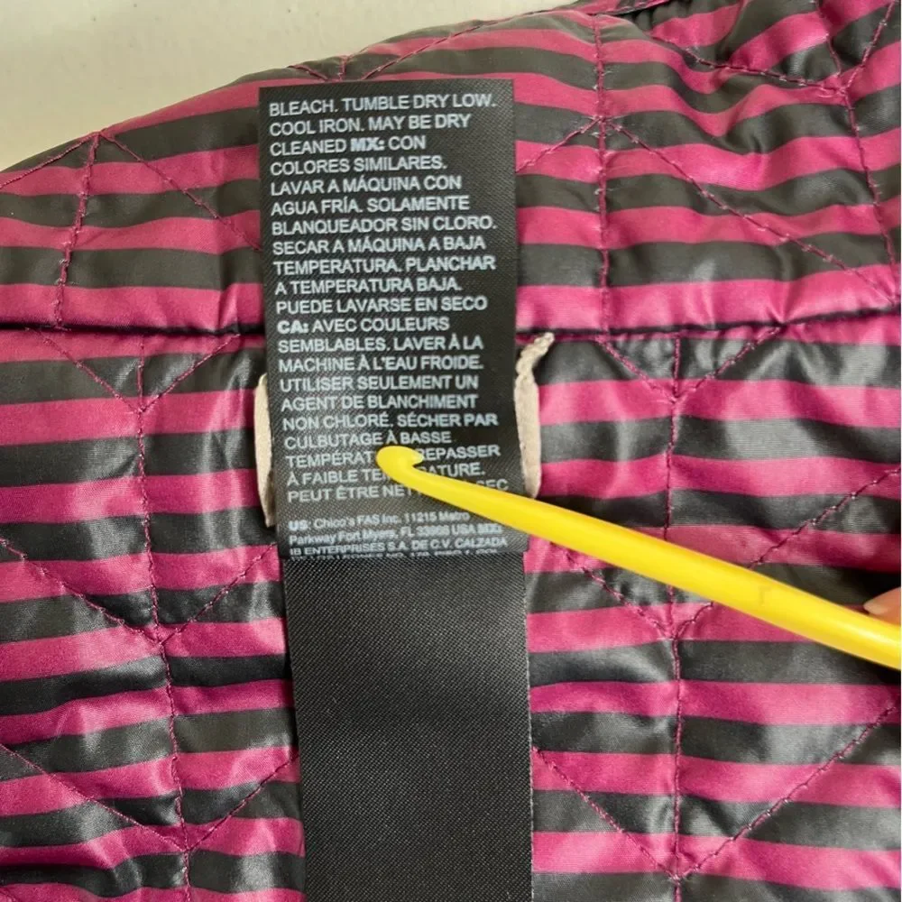 Chicos Zenergy Reversible Quilted Vest Berry Black Stripe Women Large Sleeveless